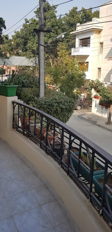 Balcony in 2 BHK Builder Floor at Uppal Southend, Sector 49 – for Rent