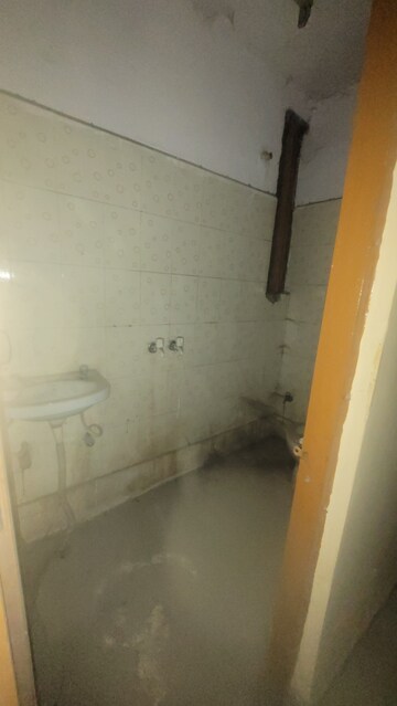 Furnished Amenities in 2 BHK Builder Floor at Dilshad Colony – for Rent