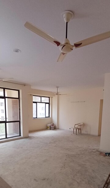 Room in 2 BHK Apartment at Unitech Habitat, Pi Greater Noida – for Rent
