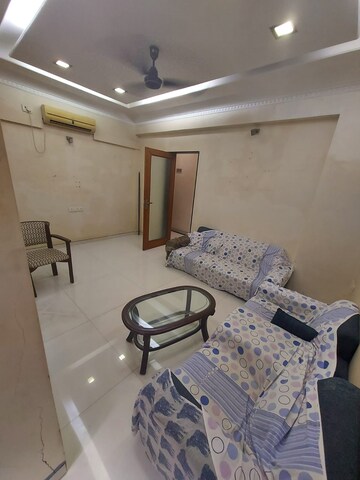 2 BHK Apartment For Rent in Khar West