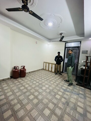 Parking in 2 BHK Builder Floor at Saket – for Rent