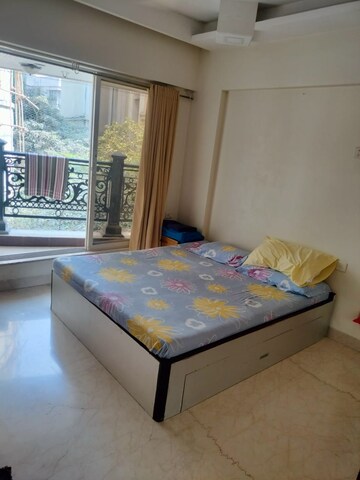 2 BHK Apartment For Rent in Khar West