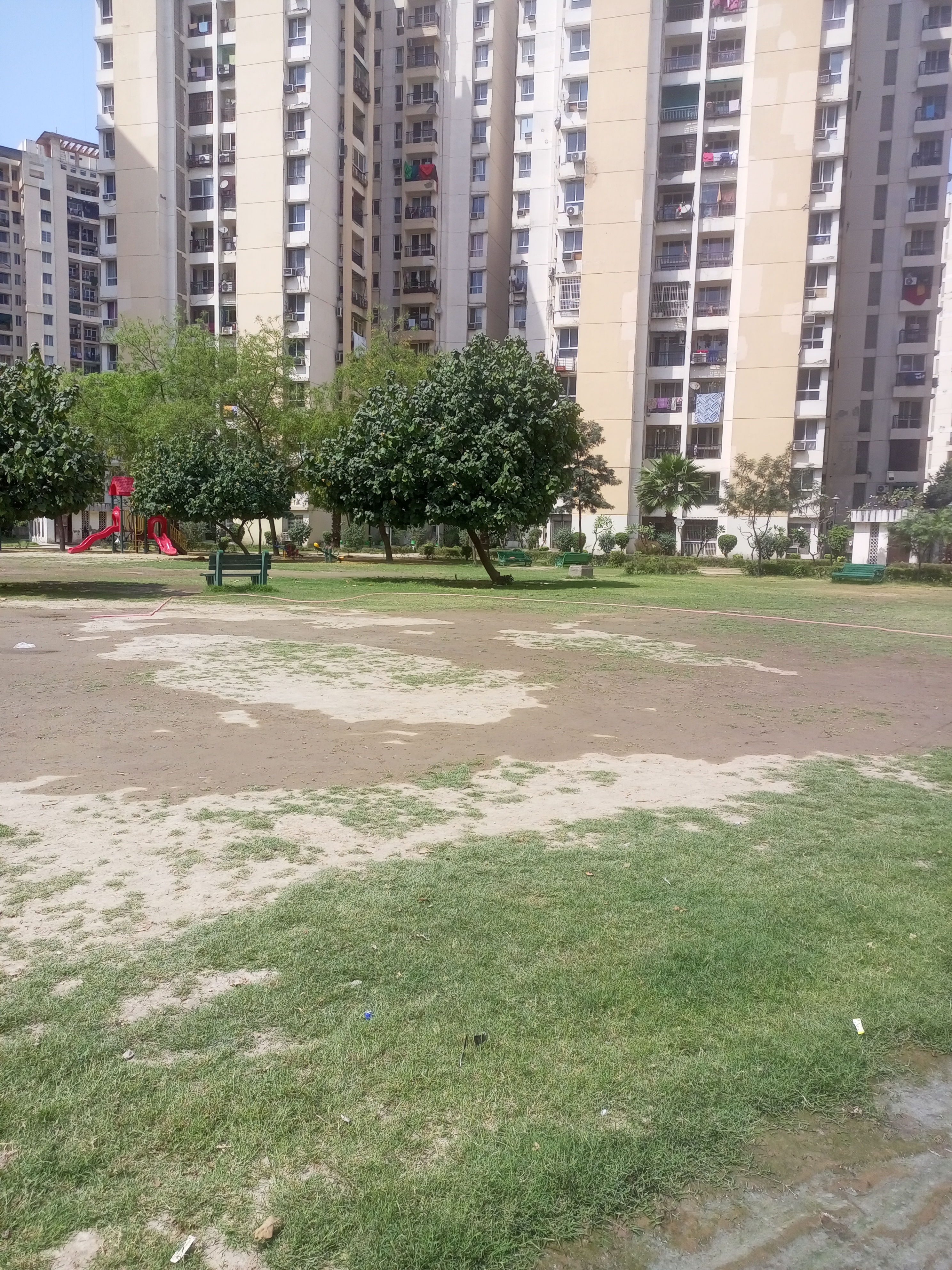 4 BHK + Servant Room,Study Room Apartment For Sale in Jaypee Greens Knight Court