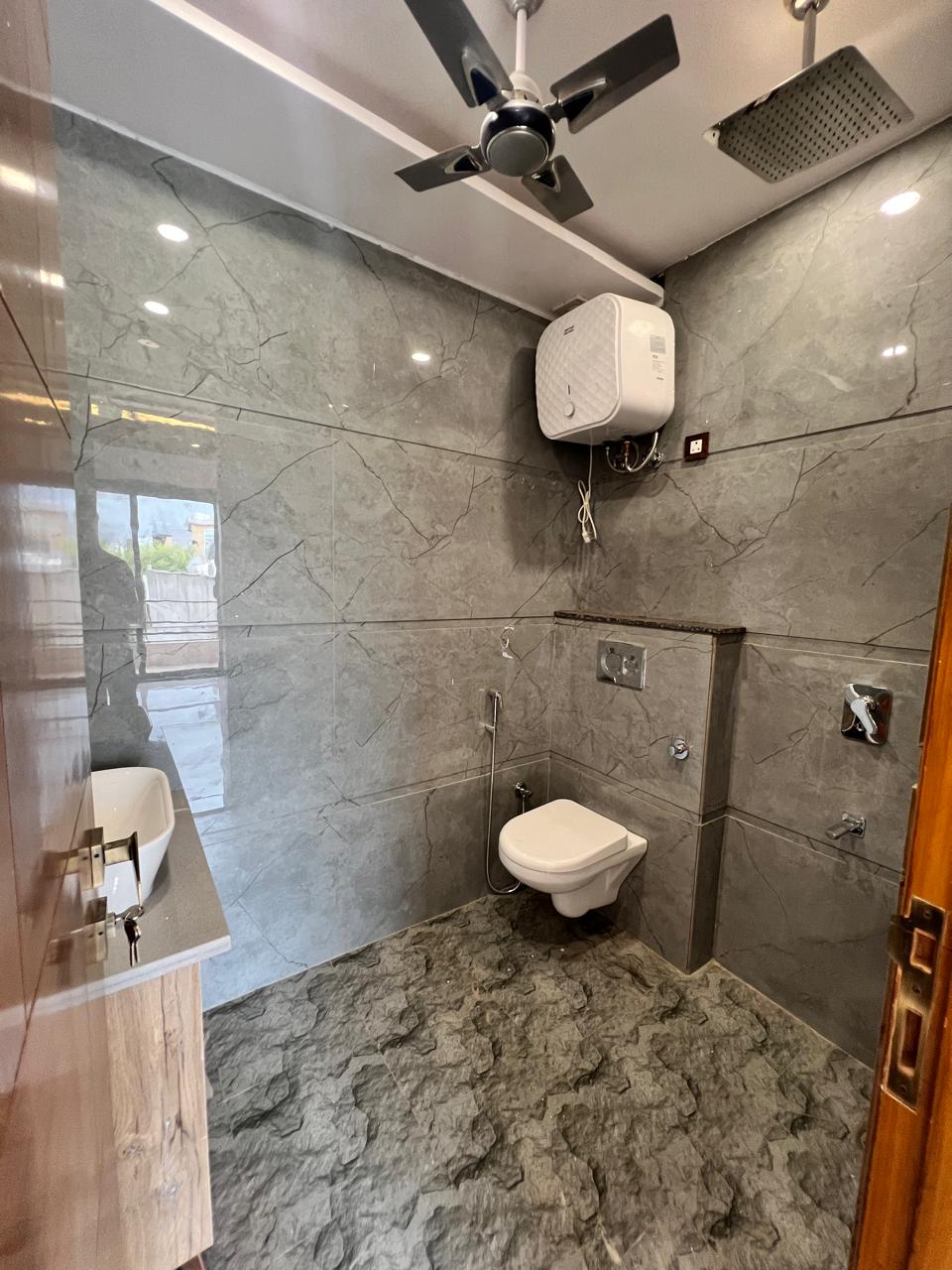 4 BHK + Pooja Room,Servant Room,Study Room,Extra Room Builder Floor For Sale in Settlers India