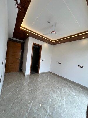 Room in 4 BHK Builder Floor at Settlers India, Sector 57 – for Sale