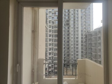 2 BHK Apartment For Rent in Signature Global Proxima, Sector 89