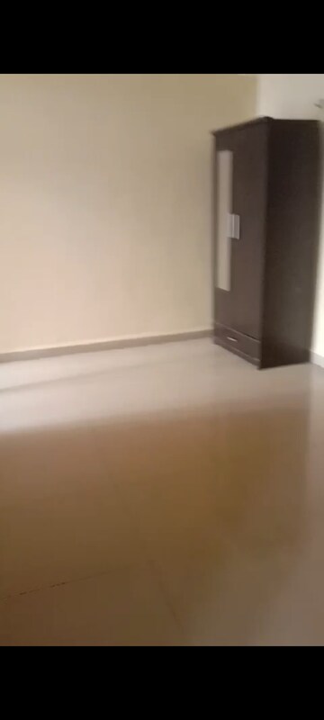 Room in 2 BHK Apartment at Ajnara Gen X, Dundahera – for Rent
