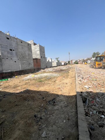  Plot For Sale in Chinhat
