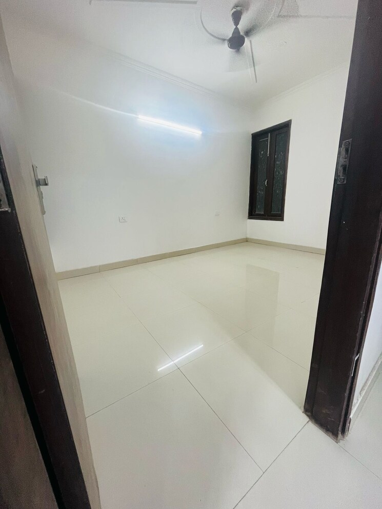 Room, saket 3 Bedroom 1200 Sq.Ft. Builder Floor In Saket Delhi 8405444