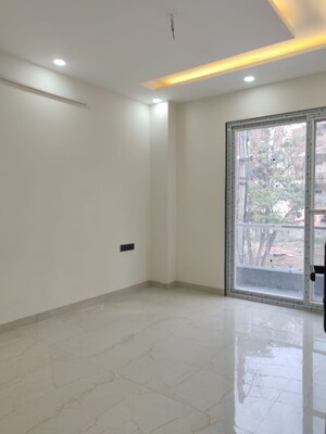 Room in 3 BHK Builder Floor at AEZ Aloha, Sector 57 – for Sale