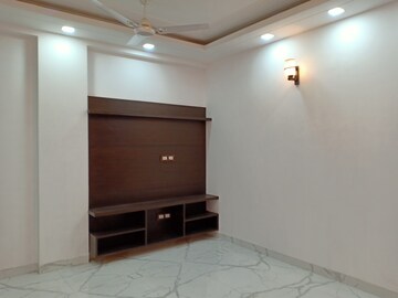 Furnished Amenities in 2 BHK Apartment at Panchsheel Vihar – for Rent