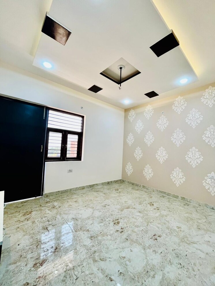 Room, bigli bamba bypass 3 Bedroom 128 Sq.Yd. Builder Floor In Bigli Bamba Bypass Meerut 8405427