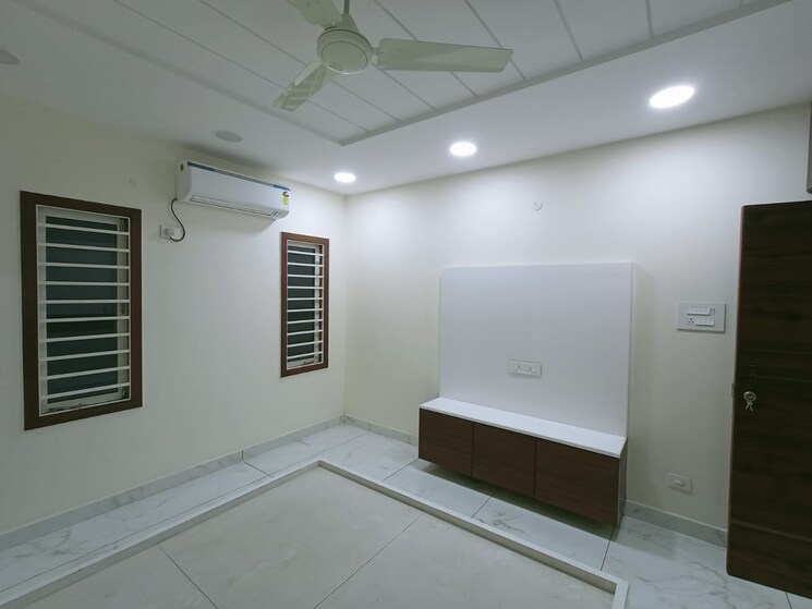 Room, tarakarama nagar 3 Bedroom 3000 Sq.Ft. Apartment In Tarakarama Nagar Guntur 8405493