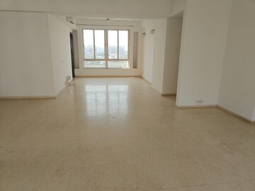 Room in 4 BHK Apartment at Unitech Harmony, Sector 50 – for Rent