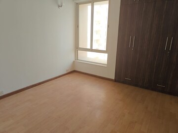 Room in 4 BHK Apartment at Unitech Harmony, Sector 50 – for Rent