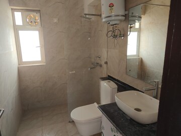 Bathroom in 4 BHK Apartment at Unitech Harmony, Sector 50 – for Rent