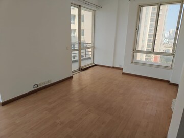 Room in 4 BHK Apartment at Unitech Harmony, Sector 50 – for Rent