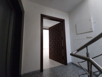 Room in 4 BHK Builder Floor at Saket – for Rent