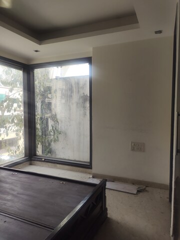 Furnished Amenities in 3 BHK Builder Floor at East Of Kailash – for Rent