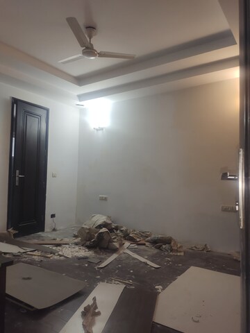 Furnished Amenities in 3 BHK Builder Floor at East Of Kailash – for Rent