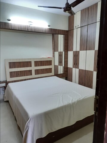 2 BHK Apartment For Rent in Shiv Shakti Tower 28, Malad East