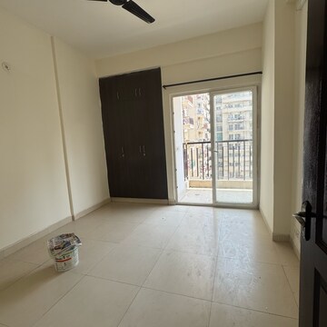 Room in 3 BHK Apartment at Aims Golf Avenue II, Sector 75 – for Rent