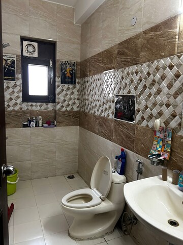 Bathroom in 3 BHK Builder Floor at Patel Nagar – for Rent