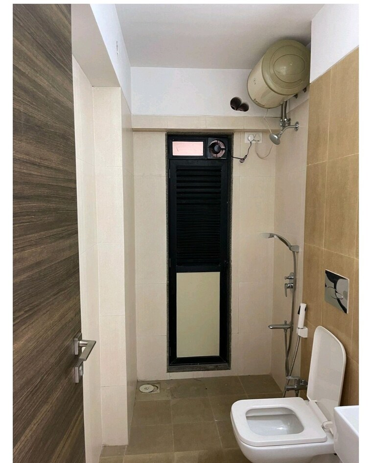 Bathroom, kanakia-rainforest 3 Bedroom 913 Sq.Ft. Apartment In Andheri East Mumbai 8405619