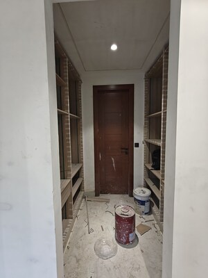 Building Lobby in 4 BHK Builder Floor at Shanti Kunj – for Sale