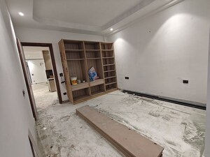 Parking in 4 BHK Builder Floor at Shanti Kunj – for Sale