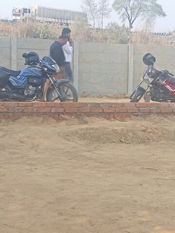   Plot at Kisan Path – for Sale