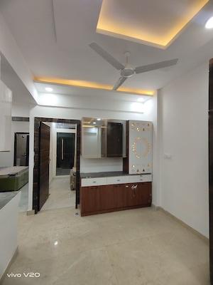 Room in 2 BHK Builder Floor at Sector 16c Greater Noida – for Sale