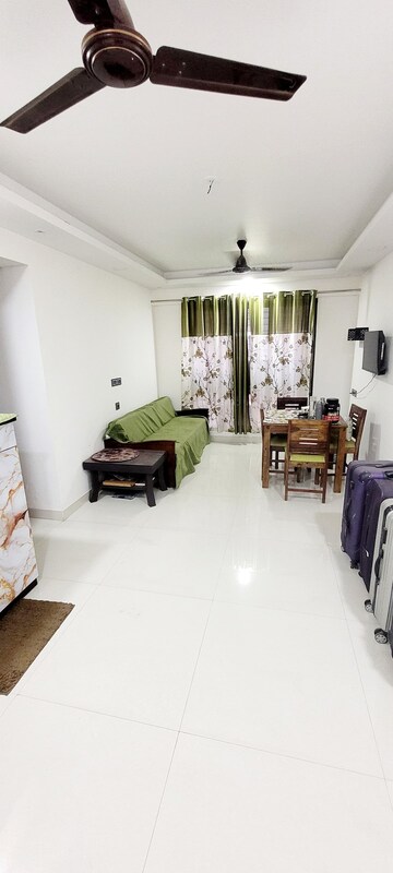 2 BHK Apartment For Rent in Shiv Shakti Tower 28, Malad East