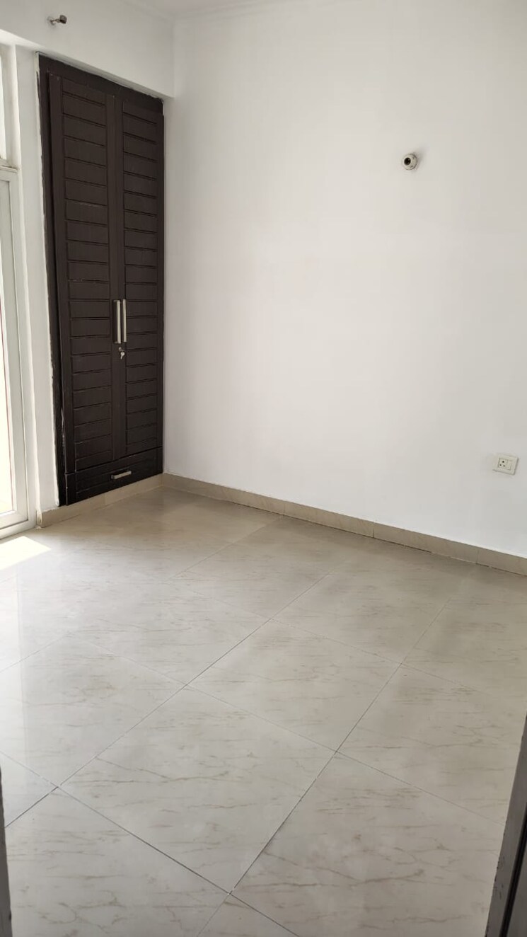 Room, amrapali-zodiac 3 Bedroom 1325 Sq.Ft. Apartment In Sector 120 Noida 8405944