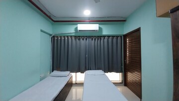 Team Area in  Pg at Goregaon West – for Rent