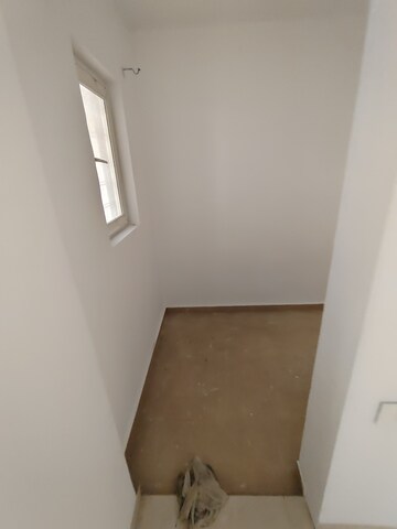 Furnished Amenities in 2 BHK Apartment at Shahenshah CHS, Koregaon Park – for Rent