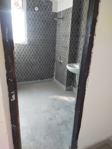 Bathroom in 4 BHK Apartment at Kbnows Apartment, Sector 16 Greater Noida – for Rent