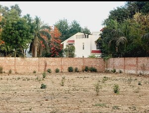  Plot For Sale in Jankipuram