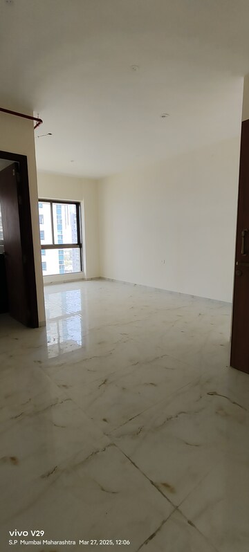 Room in 2 BHK Apartment at Aristo 1515 Moneco, Prabhadevi – for Rent