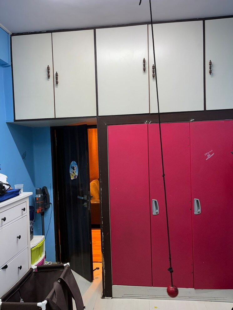 undefined, grant road 3 Bedroom 1000 Sq.Ft. Apartment In Grant Road Mumbai 8406121