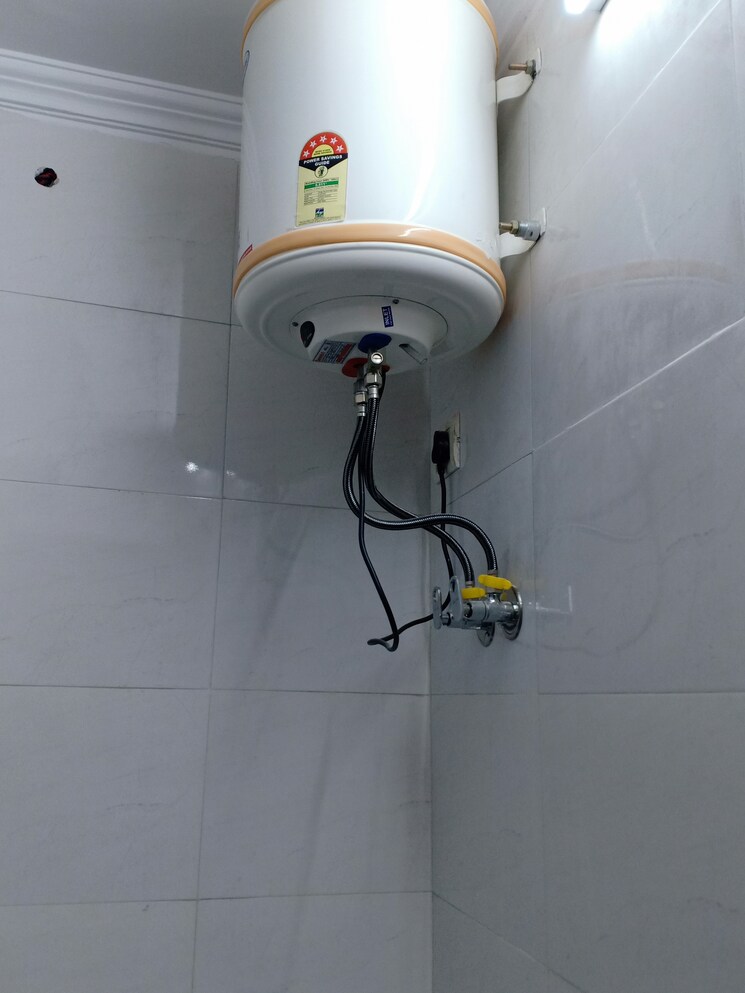 Bathroom, panchsheel vihar 1 Bedroom 450 Sq.Ft. Apartment In Panchsheel Vihar Delhi 8406160