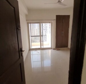 3 BHK Apartment For Sale in Nimbus The Hyde park, Sector 78