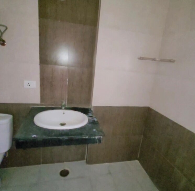 Bathroom, nimbus-the-hyde-park 3 Bedroom 1320 Sq.Ft. Apartment In Sector 78 Noida 8406276
