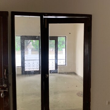 Room in 6+ BHK Independent House at Eros Rosewood City, Rosewood City – for Sale