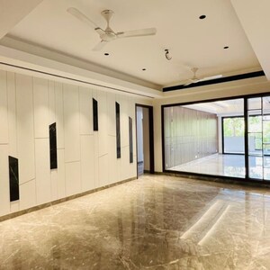 Room in 4 BHK Builder Floor at Sohna – for Sale