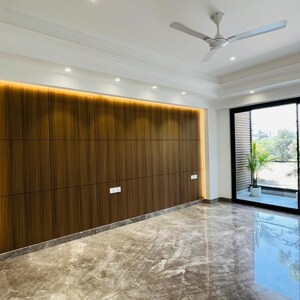 Room in 4 BHK Builder Floor at Central Park Flower Valley, Sohna Sector 33 – for Sale