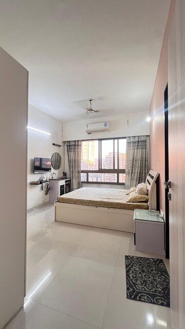Bathroom in 4 BHK Apartment at Kanakia Levels, Malad East – for Rent