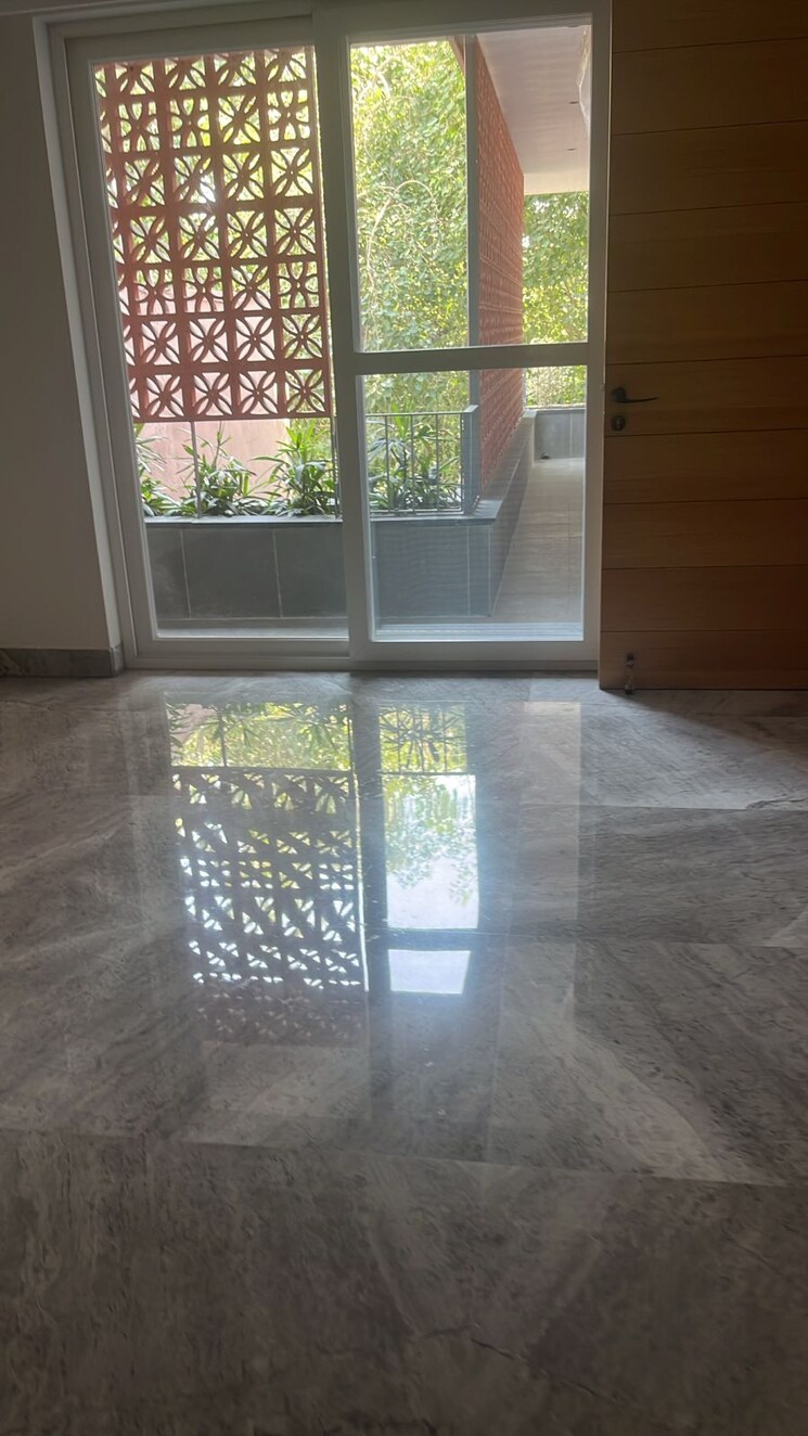 Balcony, green park 3 Bedroom 414 Sq.Yd. Builder Floor In Green Park Delhi 8406400