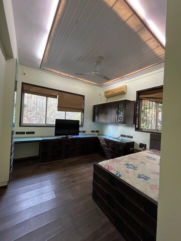 Bedroom in 3 BHK Villa at Chembur – for Rent
