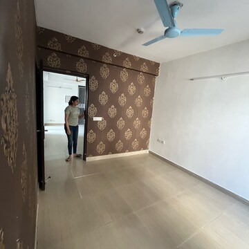 2 BHK Apartment For Rent in Nimbus The Hyde park, Sector 78